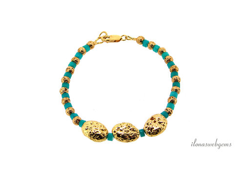 Inspiration: Halskette Heishi Jade mit goldenen Lavasteinperlen