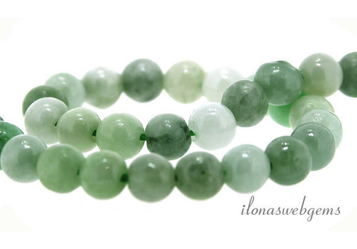 Perlen aus birmanischer Jade um die 8 mm