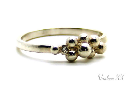 Wedding ring 14 kt white gold