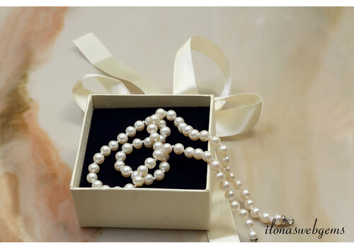 Inspiration: Freshwater pearl necklace