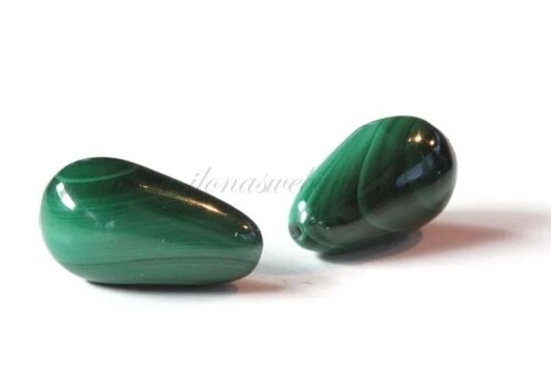 1 Pair of Malachite drops approx. 15x8mm