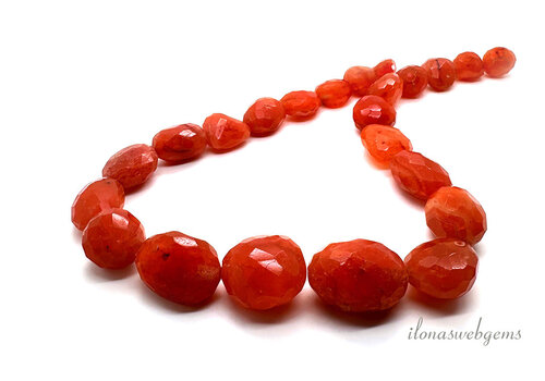 Cornelian / Carnelian free shape beads ascending and descending of approx. 23x19x14mm