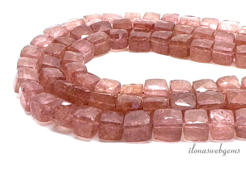 Strawberry quartz kralen facet kubus ca. 7mm