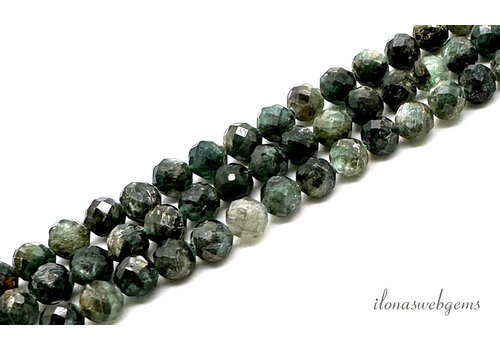 Grüne Kyanit-Perlen, facettiert, rund, ca. 4 mm
