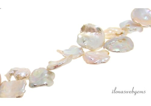 1 Paar Petal keshi parels wit grote maat ca. 23x13x3mm