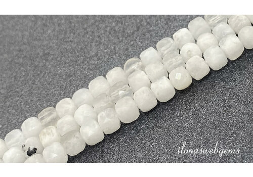Regenboogmaansteen kralen facet kubus ca. 6x6mm met insluitsels