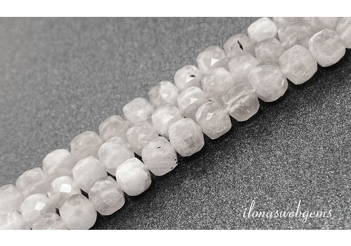 Regenboogmaansteen kralen facet kubus ca. 4x4mm met insluitsels