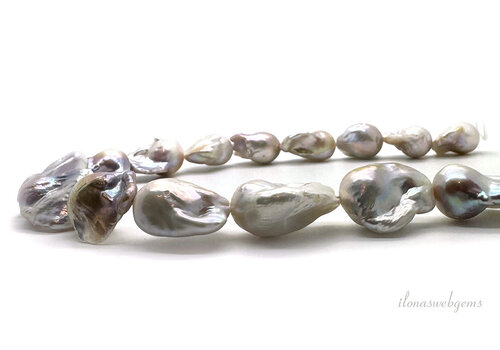 Barockperlen weiß mit Perlmutt, ca. 27 x 19 x 12 mm, A-Qualität