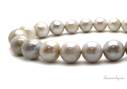 Zoetwaterparels wit grote maat ca.  16 tot 17.5mm