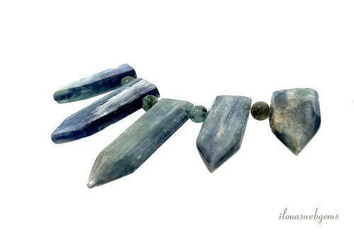 Kyaniet kralen choker