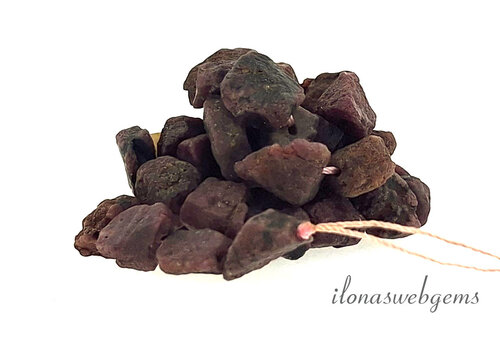 Robijn kralen rough ca. 12x10mm