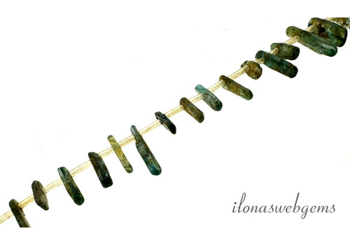 Flat kyanite beads approx. 5-15mm