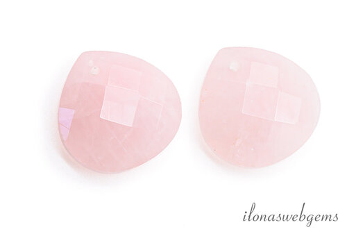 1 paar Rozenkwarts druppels facet ca. 15x15x5mm