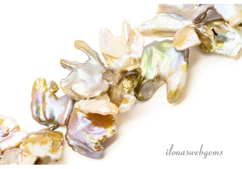 Petal keshi parels grote maat ca. 35x29x22mm