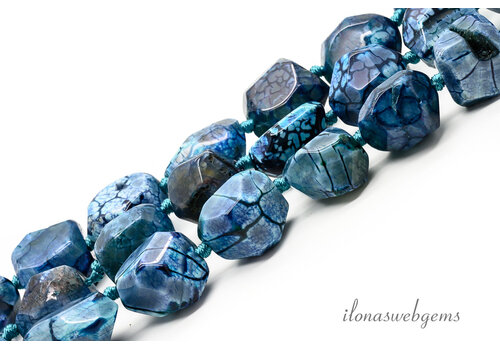 Agaat kralen blauw nuggets ca. 15 tot 25mm