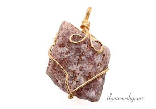 Goudkleur wire hanger Strawberry Quartz ca. 47x33mm