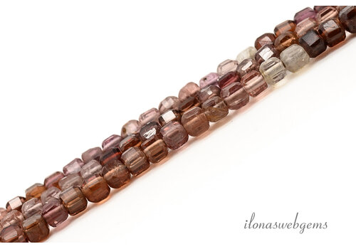 Spinel brown kralen kubus ca. 2mm