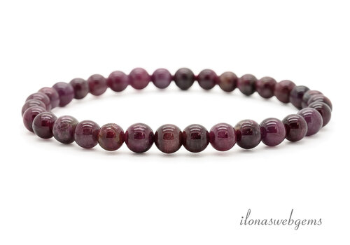 Armband aus rotem Turmalin, 6 mm