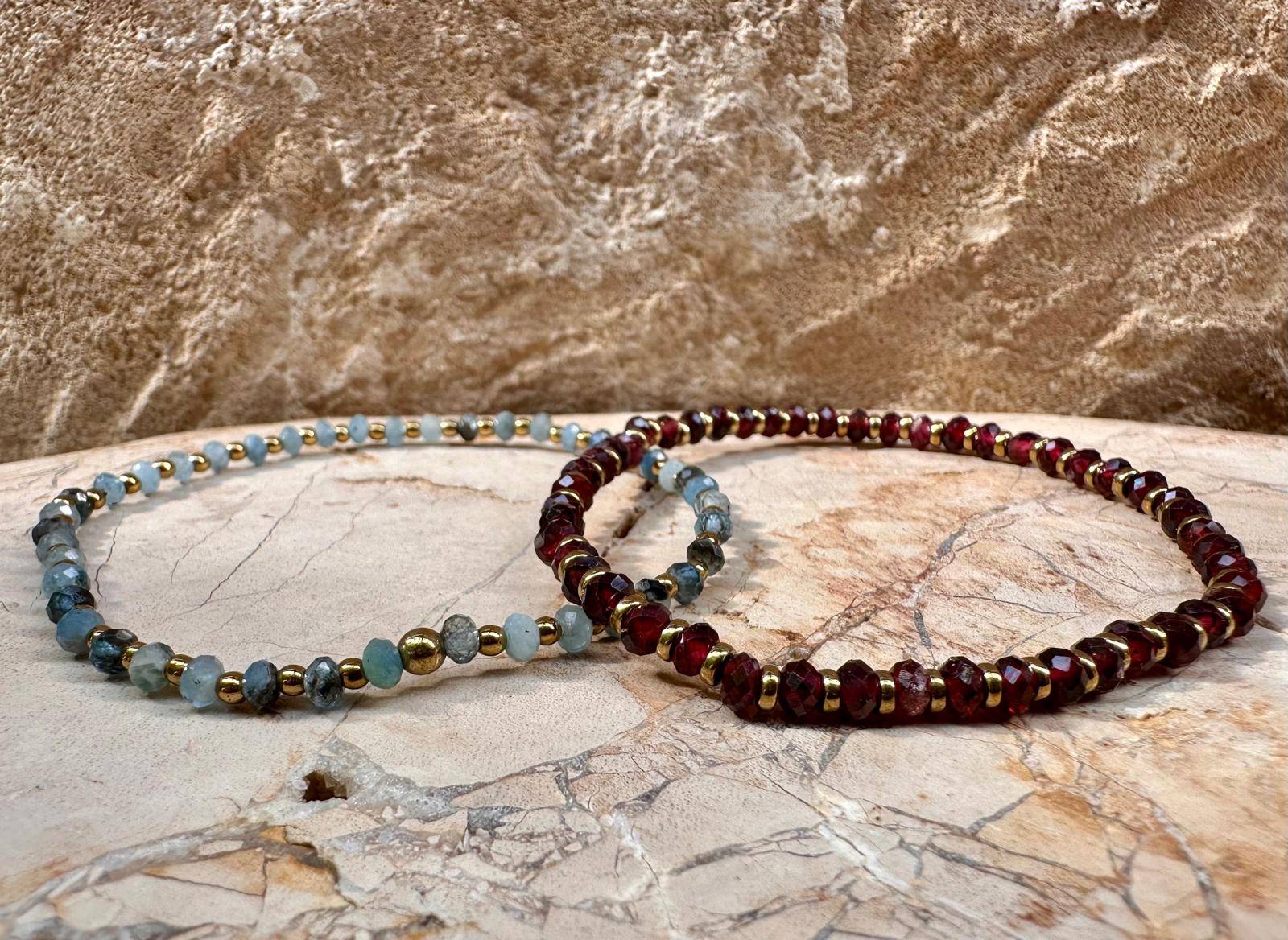 Gratis edelsteen armbandjes!