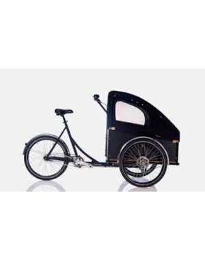 CHRISTIANIA Christiania Classic Sloped box - 7 speed coaster brake, sloped box, Bugatti Hood, front door, rear wheel lock, bench and three poitn seat belt.