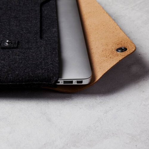 Mujjo Mujjo 13" MacBook Pro & Air Sleeve Bruin