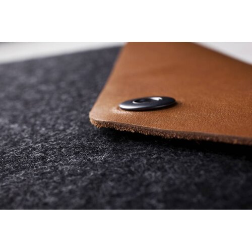 Mujjo Mujjo 15" MacBook Pro Retina Sleeve Bruin