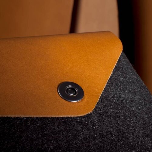 Mujjo Mujjo 15" MacBook Pro Retina Sleeve Bruin