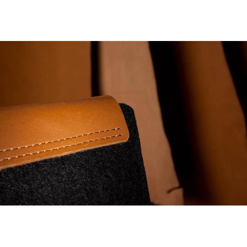 Mujjo Mujjo 15" MacBook Pro Retina Sleeve Bruin