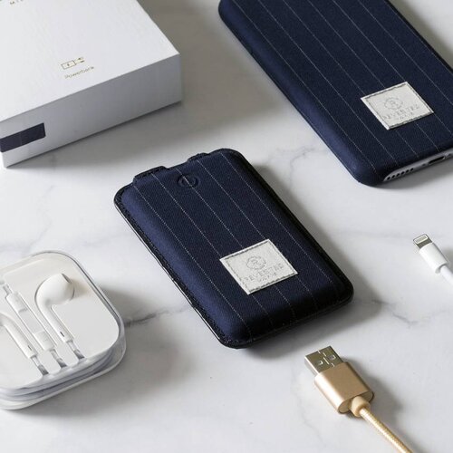 Revested Revested Power Bank Pinstripe
