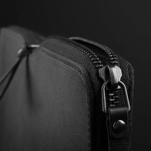 Mujjo Mujjo 13" MacBook Pro Folio Sleeve Zwart Mujjo Mujjo 13" MacBook Pro Folio Sleeve Zwart