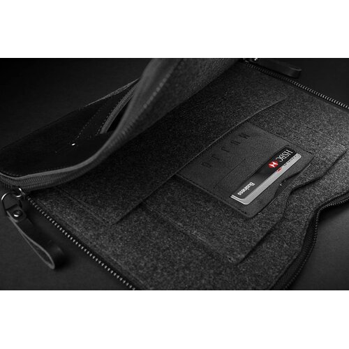 Mujjo Mujjo 13" MacBook Pro Folio Sleeve Zwart Mujjo Mujjo 13" MacBook Pro Folio Sleeve Zwart