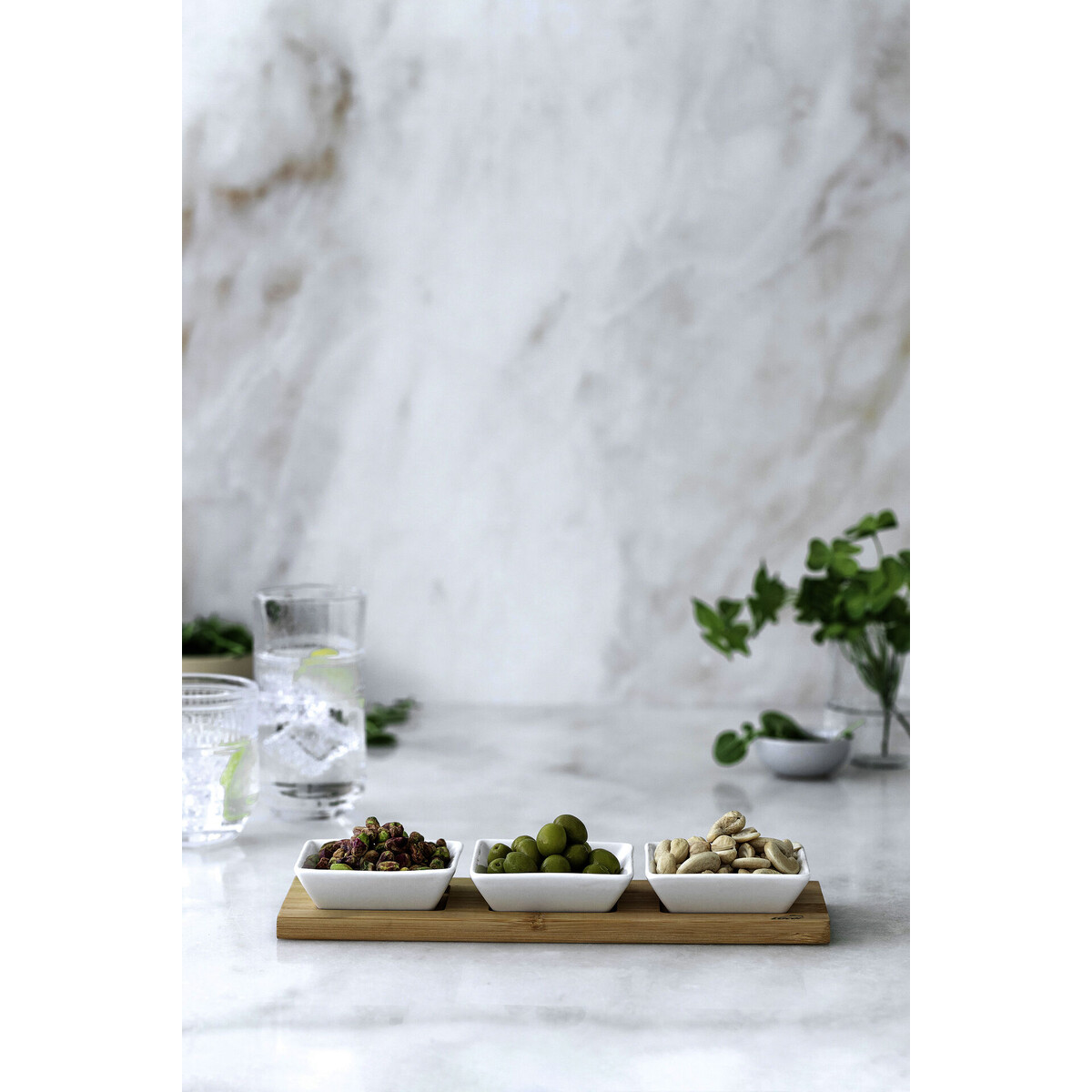 Serviertablett mit 3 Porzellanschälchen, quadratisch