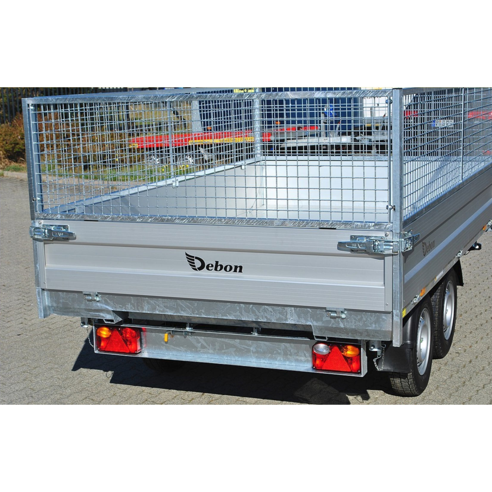 Debon Dreiseitenkipper PW3 mit Elektro-Pumpe