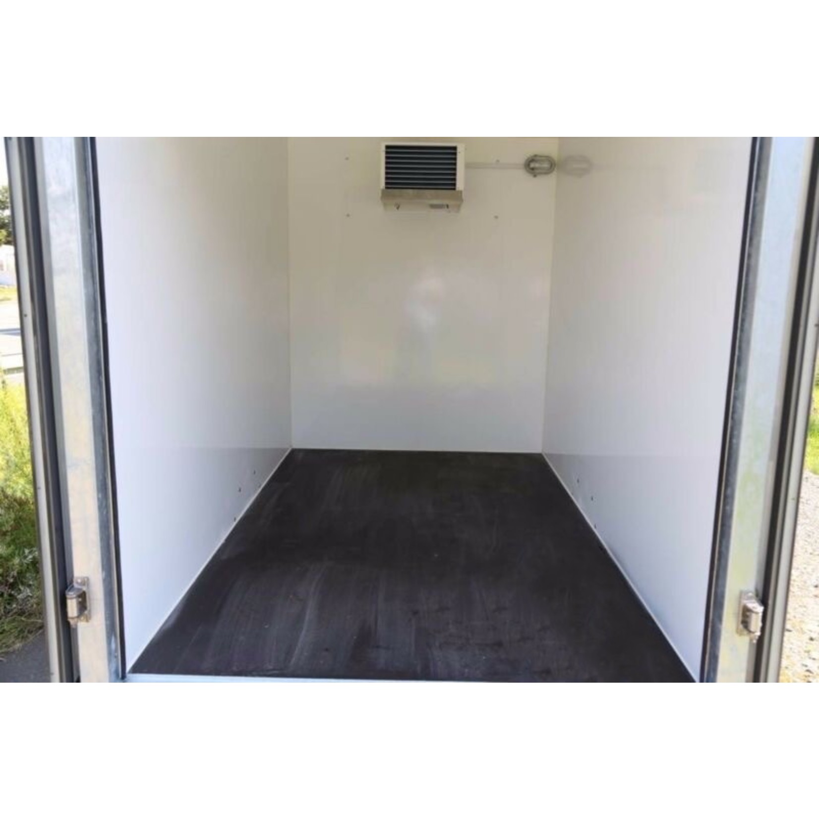 NIEWIADÒW FK1326/180H – Kühlkofferanhänger 1300kg