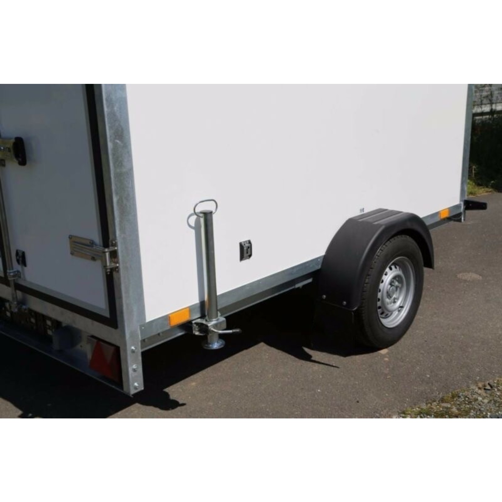 NIEWIADÒW FK1326/180H – Kühlkofferanhänger 1300kg