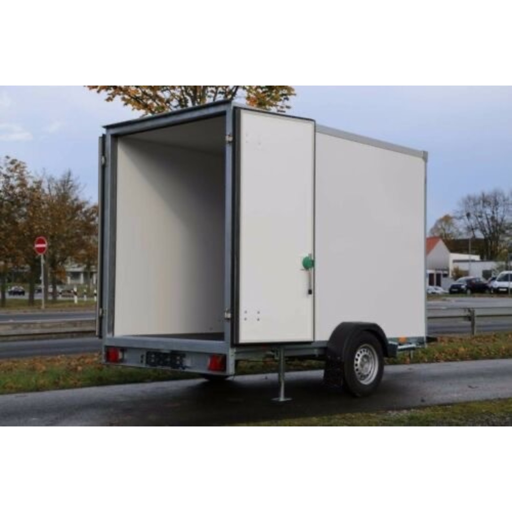 NIEWIADÒW FK1330H – Kühlkofferanhänger 1300kg