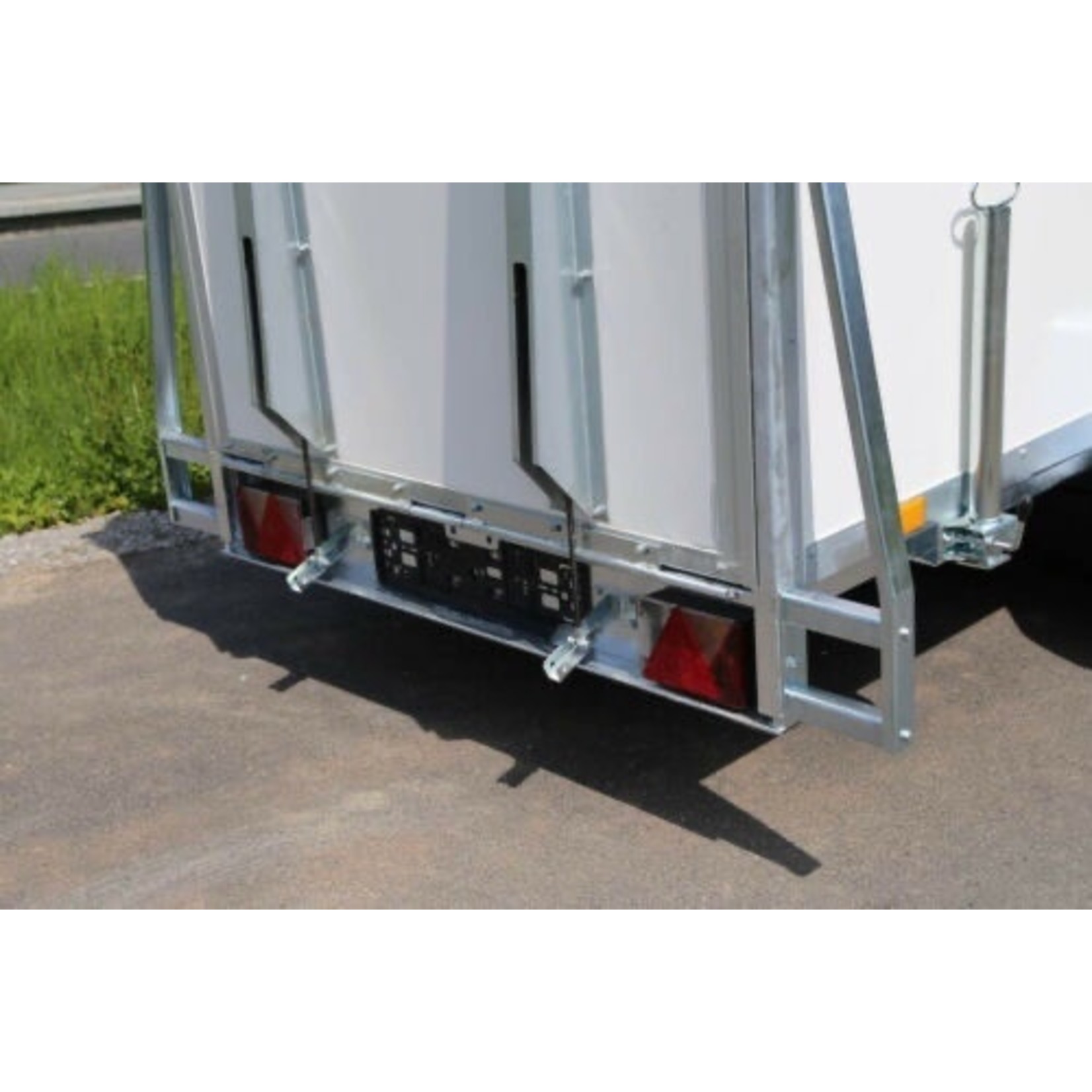 NIEWIADÒW F1326/150HDP – Kofferanhänger mit Polydeckel 1300kg