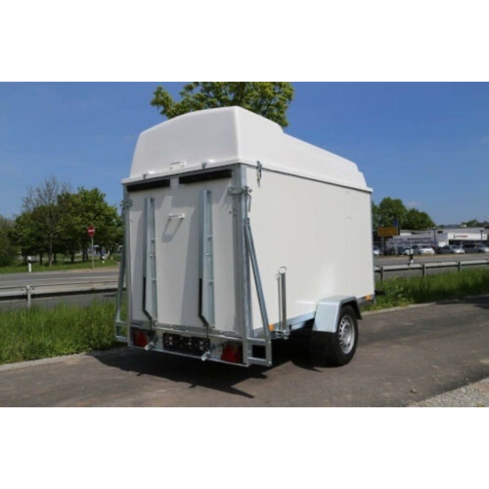 NIEWIADÒW F1326/150HDP – Kofferanhänger mit Polydeckel 1300kg