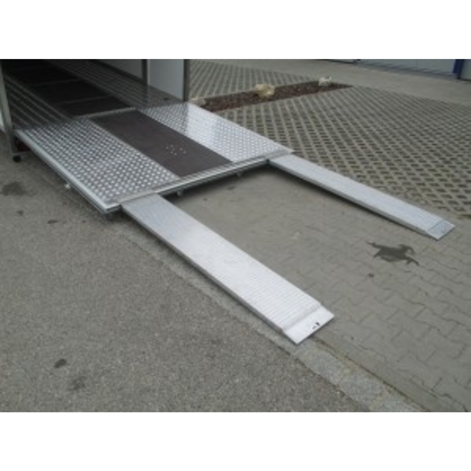 NIEWIADÒW MONTE CARLO 600 - Kofferanhänger 3500kg