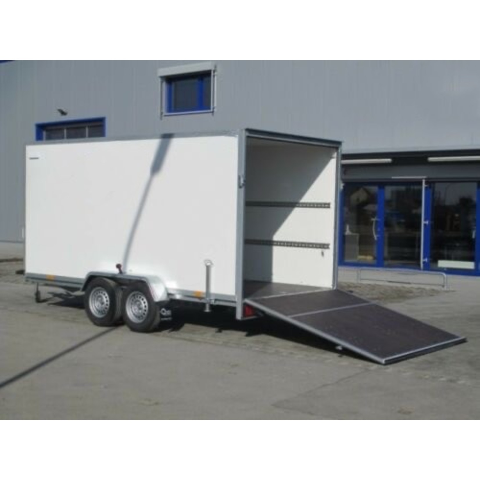 NIEWIADÒW F2741HTL – Kofferanhänger 2700kg