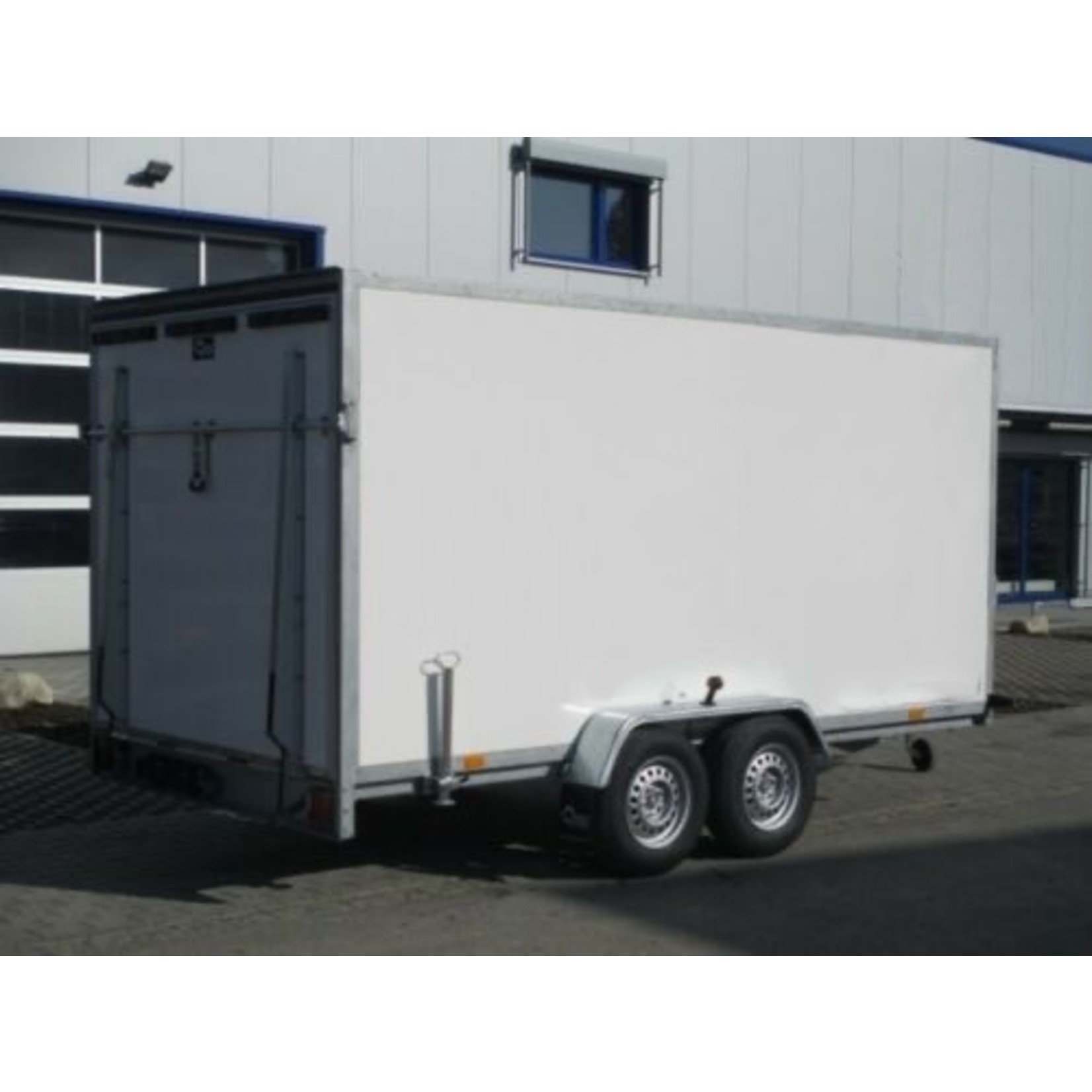 NIEWIADÒW F2741HTL – Kofferanhänger 2700kg