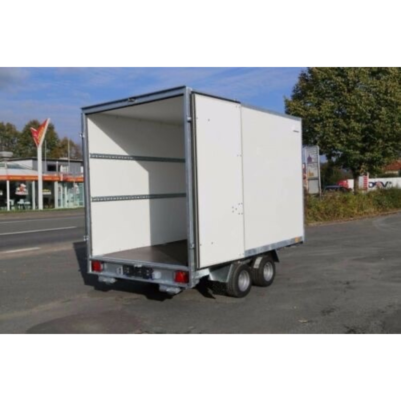 NIEWIADÒW F2730HTD – Kofferanhänger 2700kg