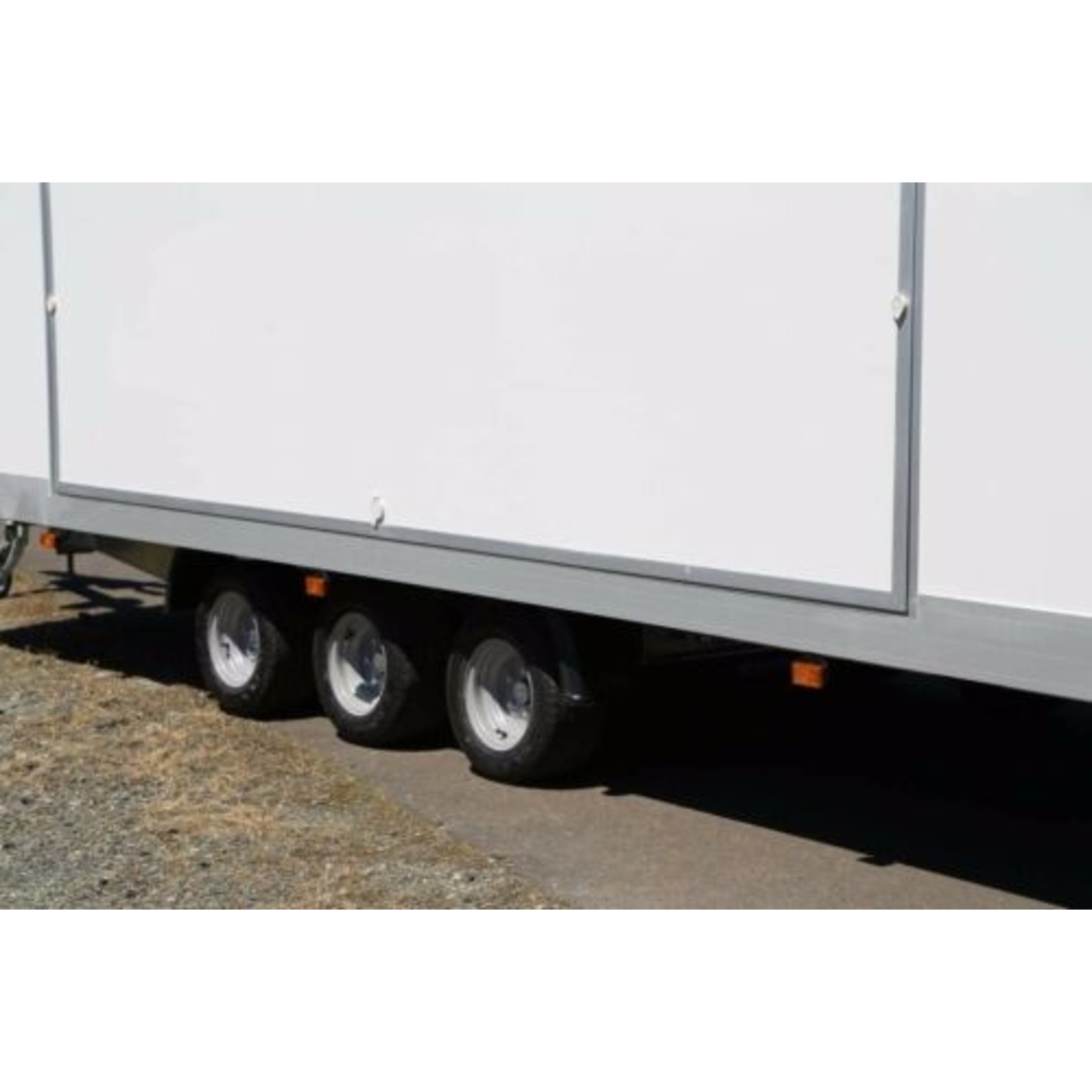 NIEWIADÒW MONTE CARLO 550 – Kofferanhänger 3500kg