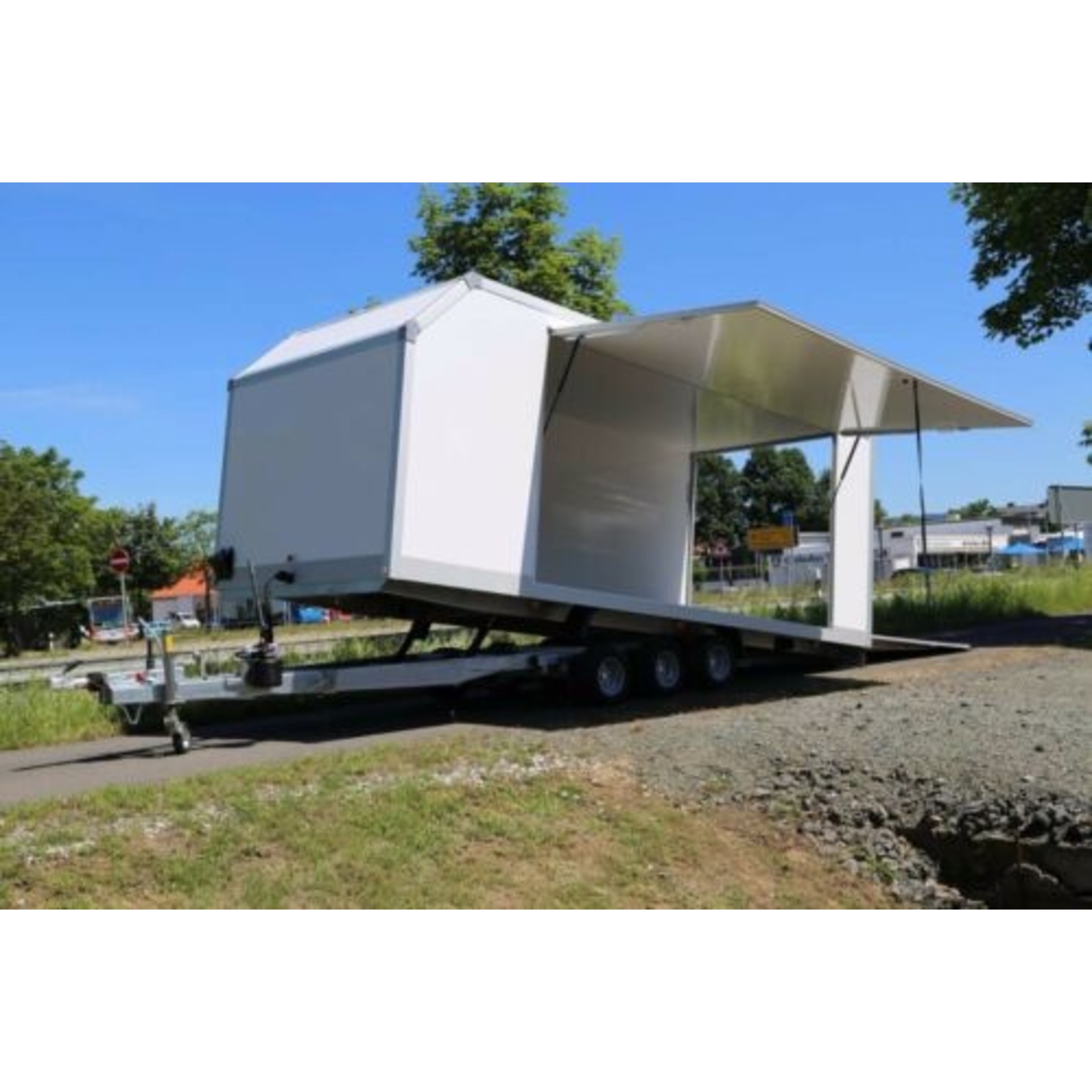 NIEWIADÒW MONTE CARLO 550 – Kofferanhänger 3500kg