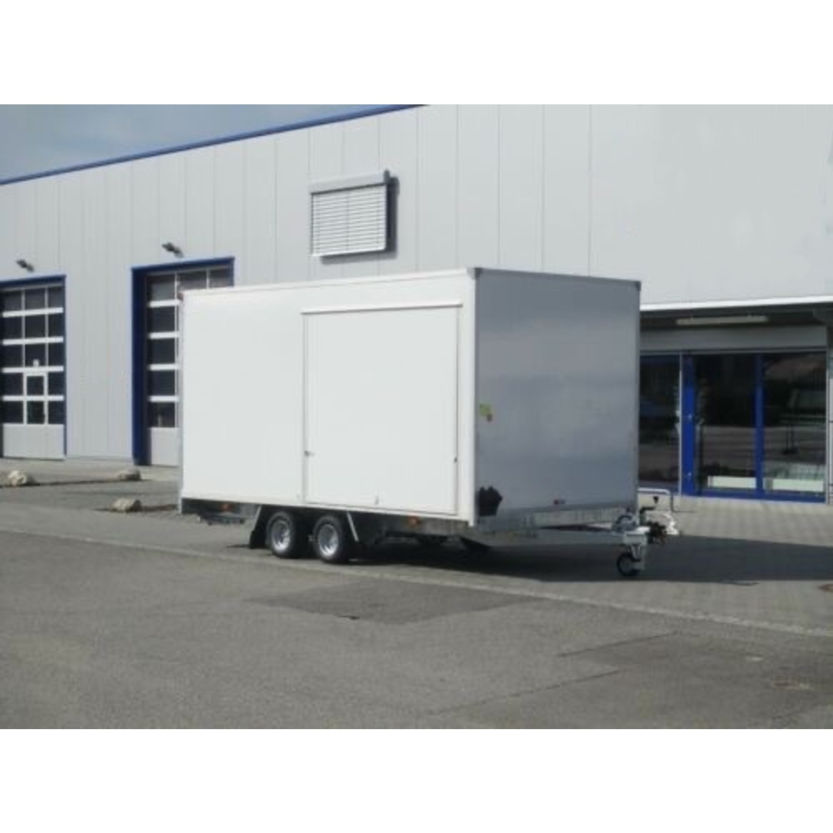 NIEWIADÒW FC2742HTL – Kofferanhänger 2700kg