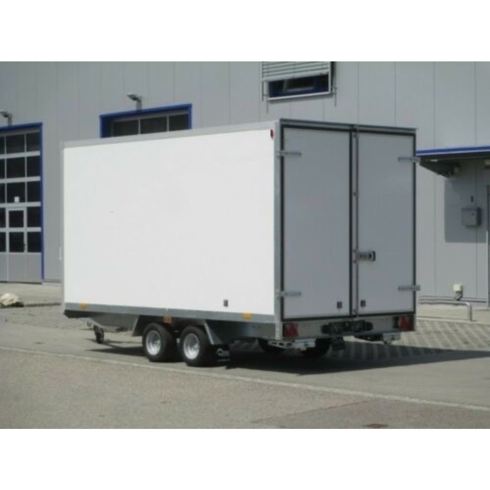 NIEWIADÒW FC2740HTL – Kofferanhänger 2700kg