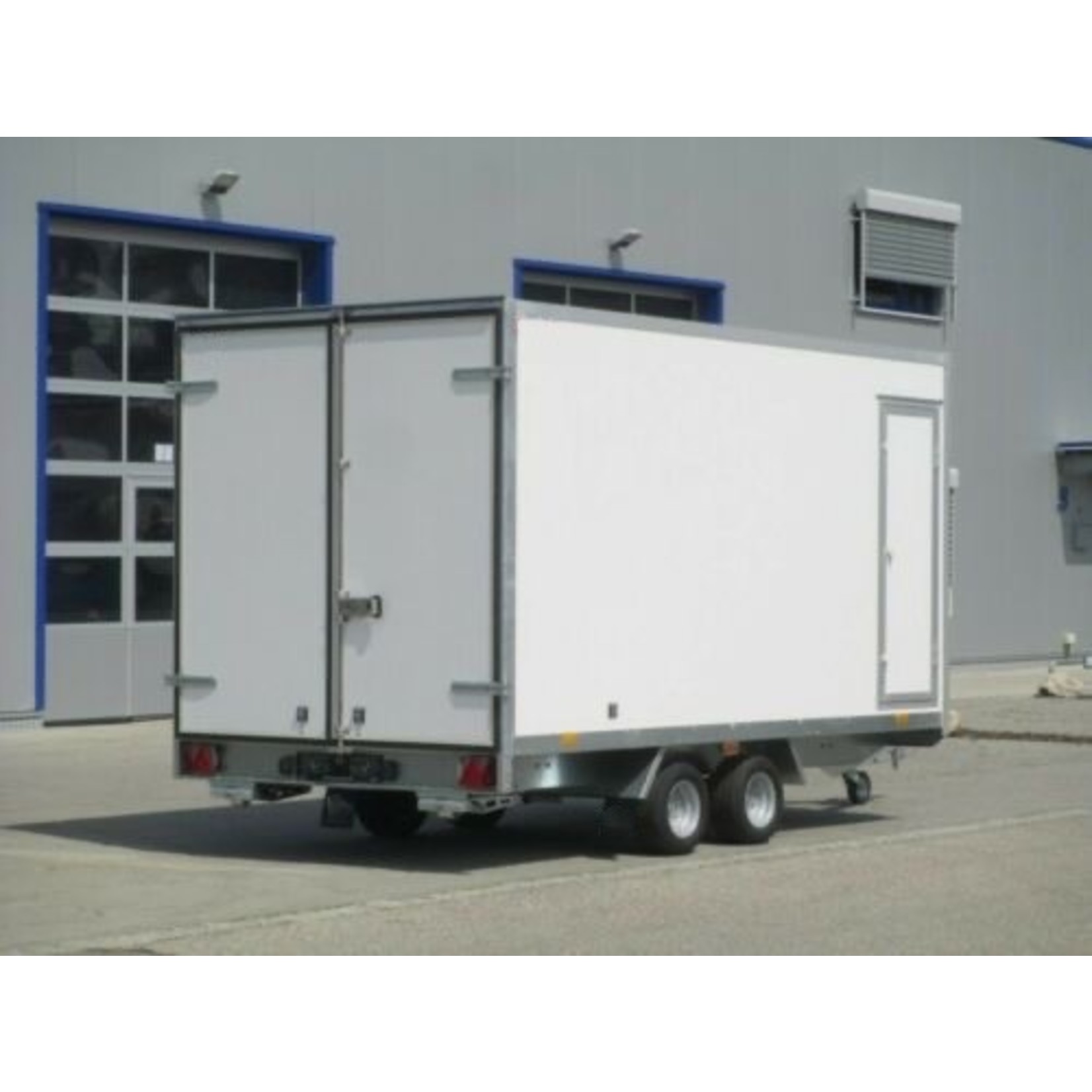 FC2740HTL – Kofferanhänger 2700kg