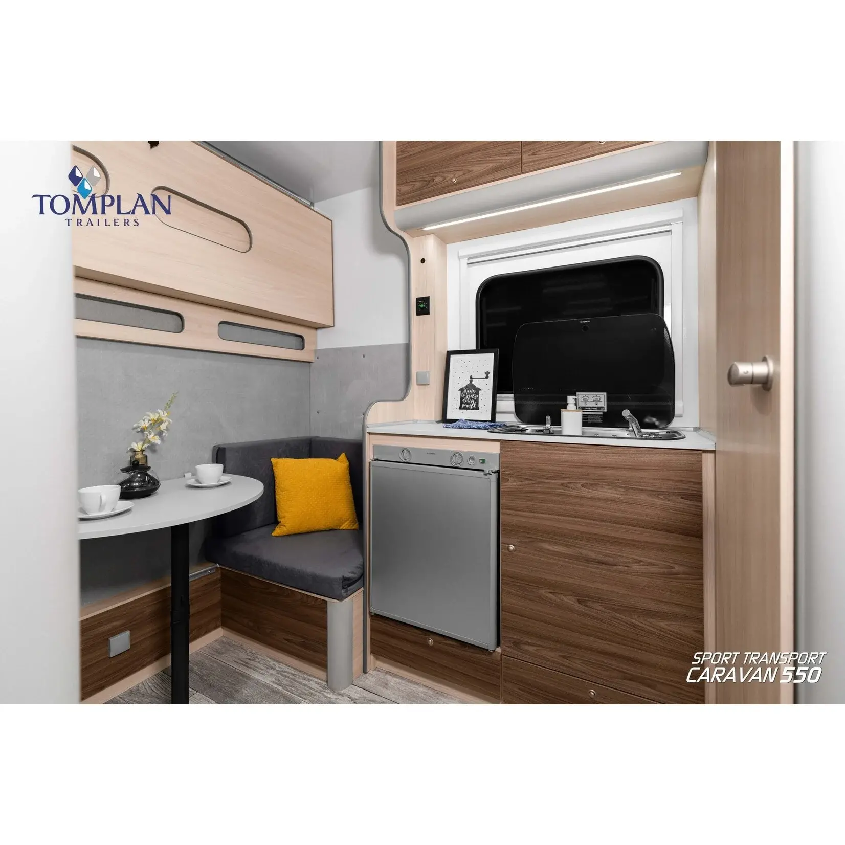TOMPLAN Midi Sport Wohnwagen TFS 550T.00 SC mit Flügeltüren