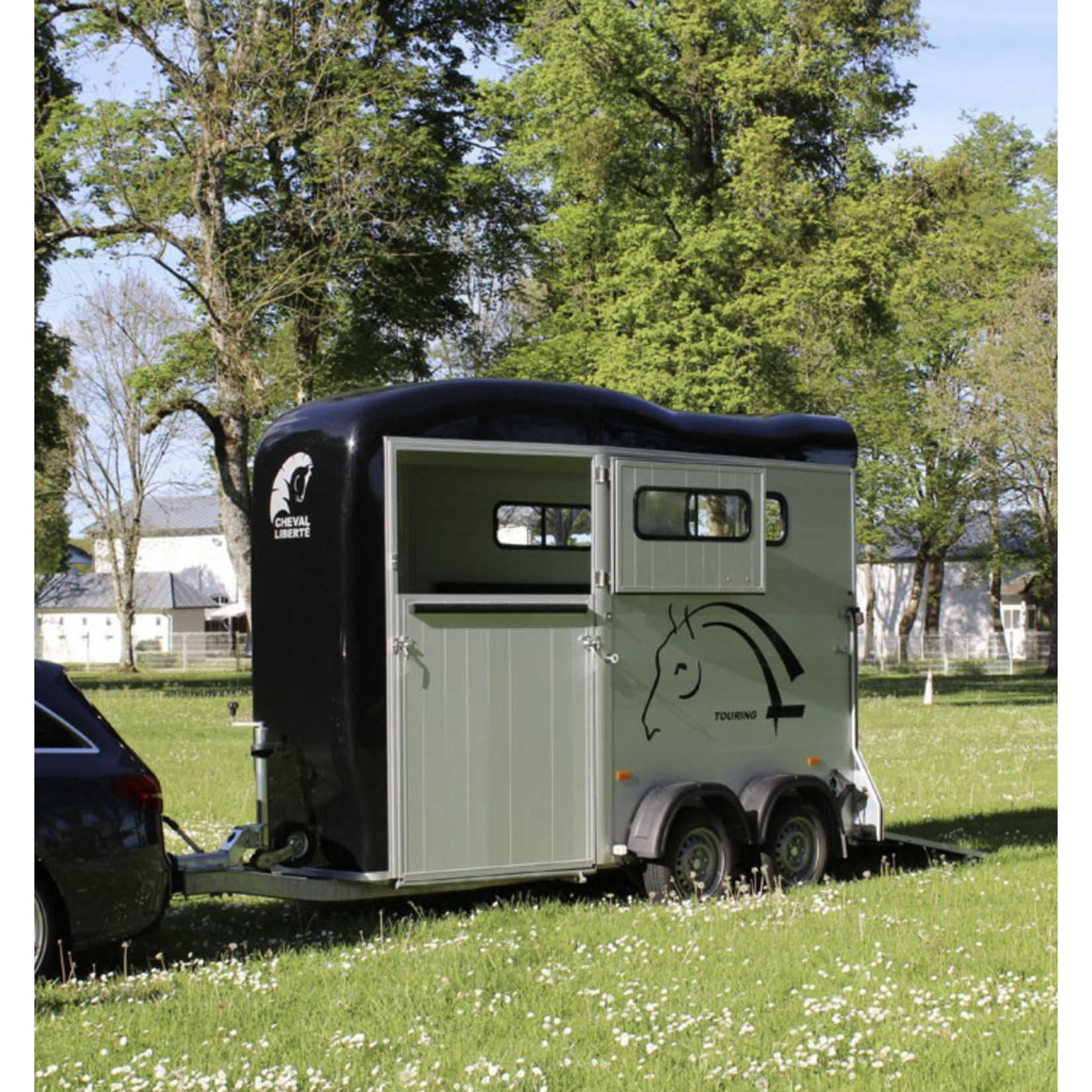 Cheval Liberté Charger et décharger son cheval dans les meilleures conditions!