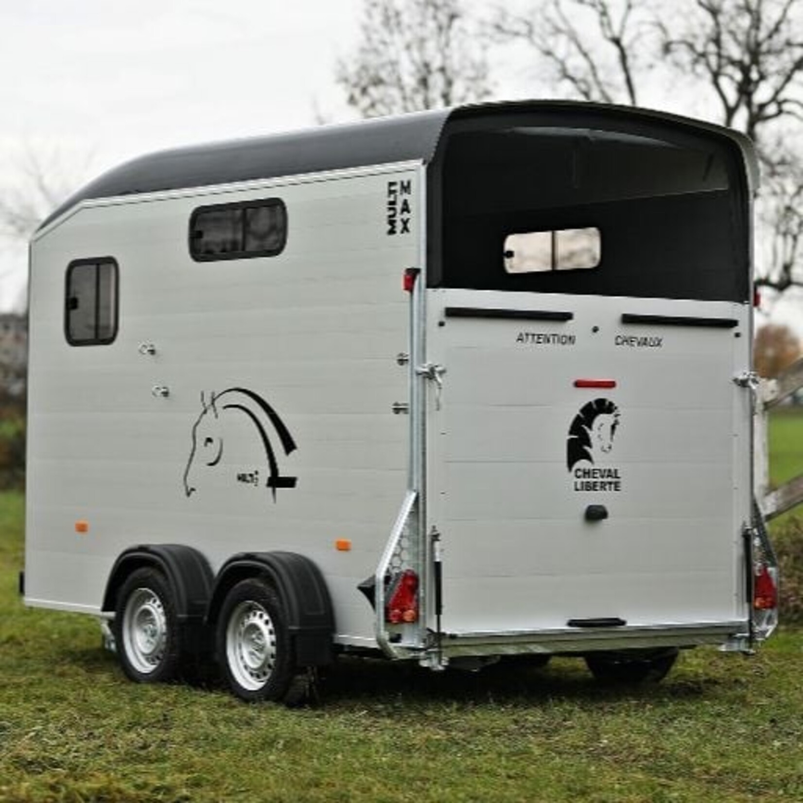 Cheval Liberté Cheval Liberté Multimax – Van pour chevaux